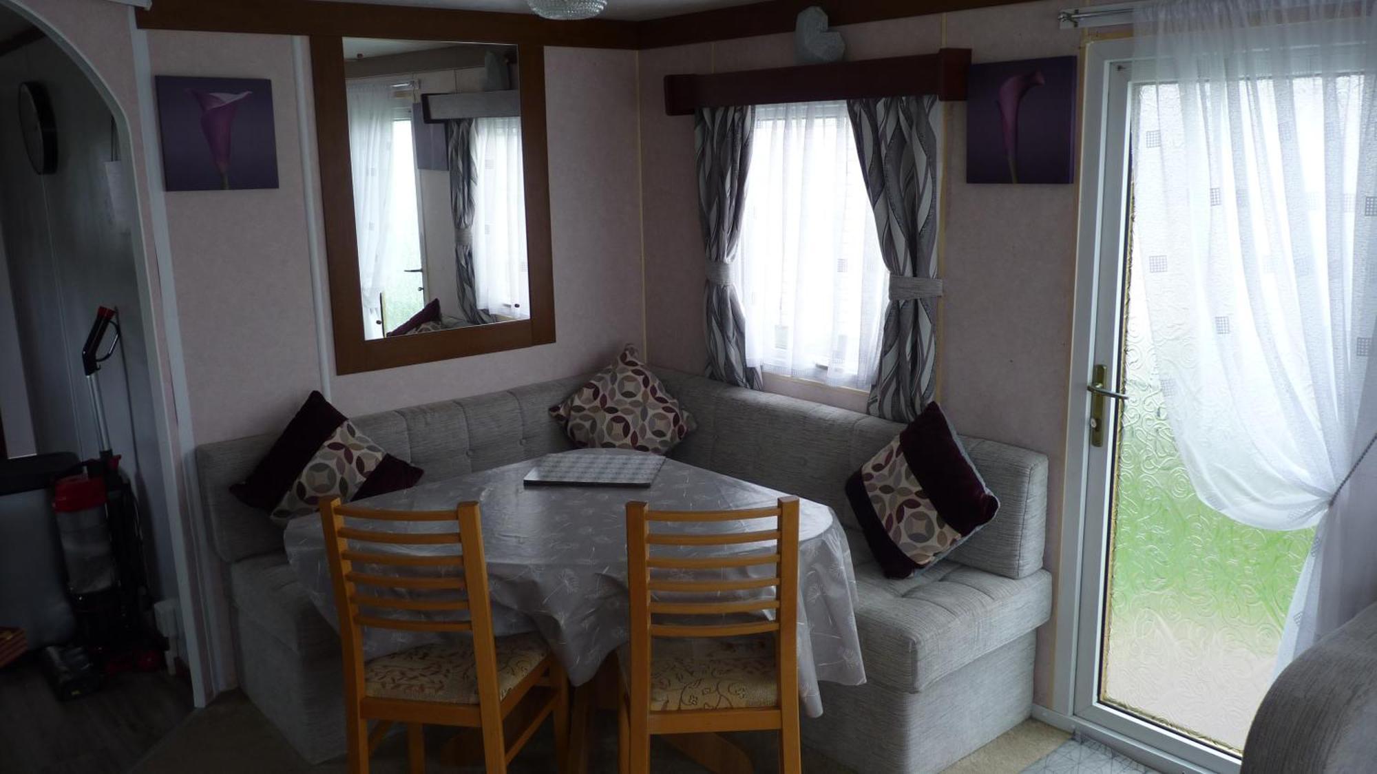 L&G Family Holidays 6 Berth Coral Beach Laura Familys Only And Lead Person Must Be Over 30 Ingoldmells Luaran gambar